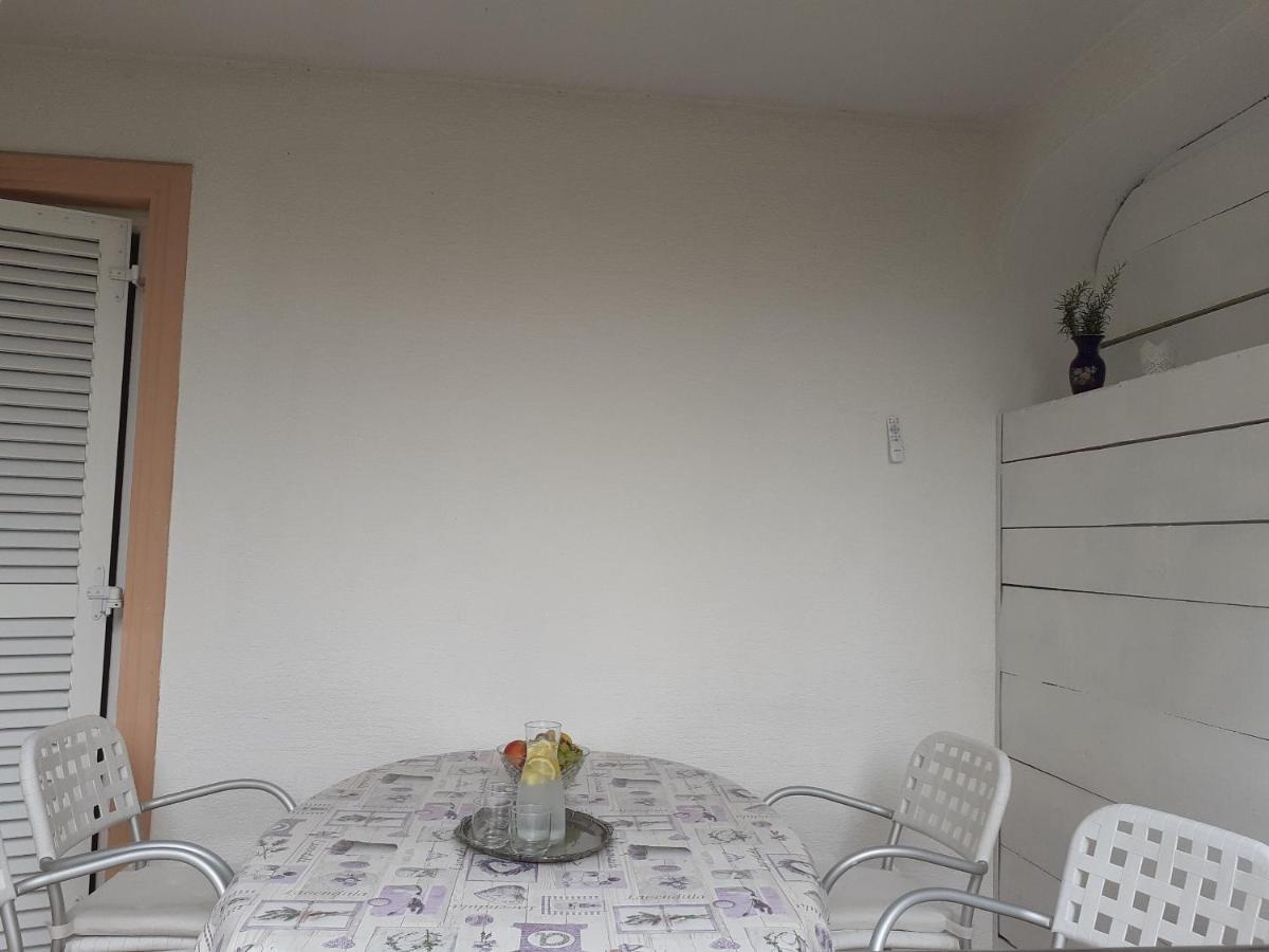 Apartment Conty On The Ground Floor Malinska Extérieur photo