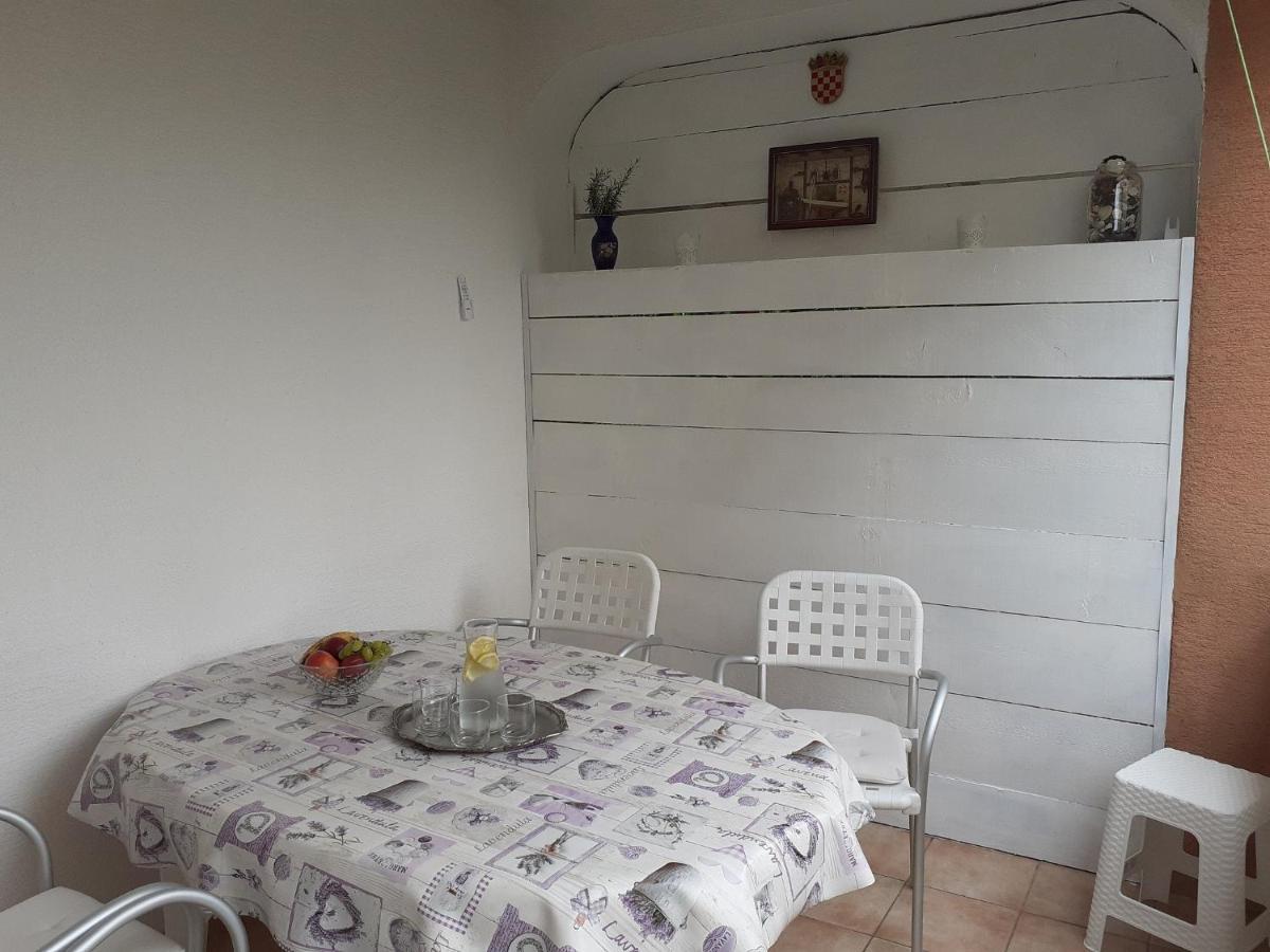 Apartment Conty On The Ground Floor Malinska Extérieur photo